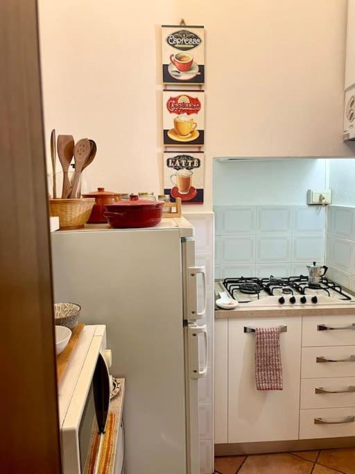 “A Ca Di Amelia” Apartment Savona Luaran gambar