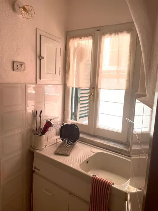 “A Ca Di Amelia” Apartment Savona Luaran gambar